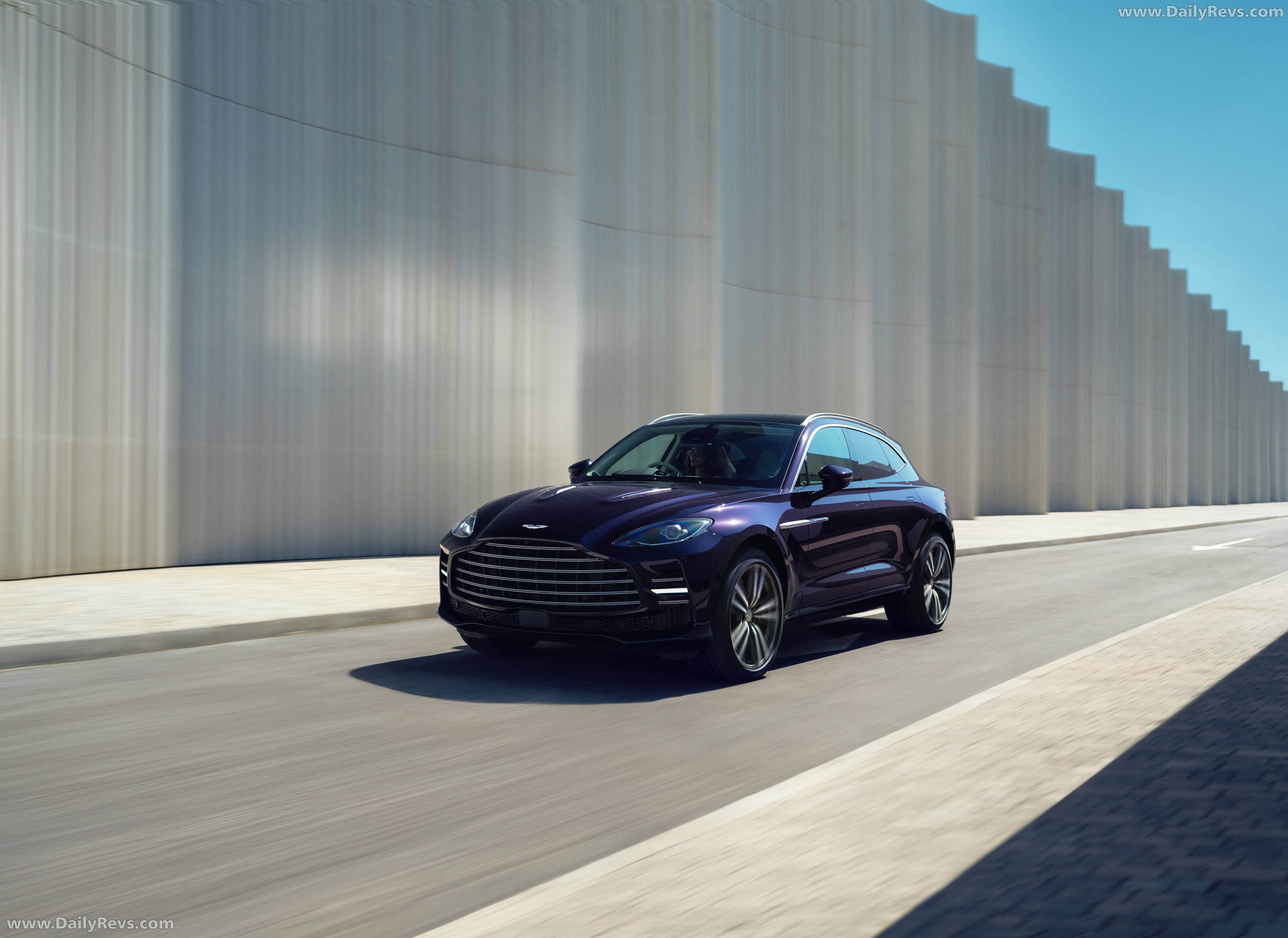 2027 Aston Martin DBX GT Front View